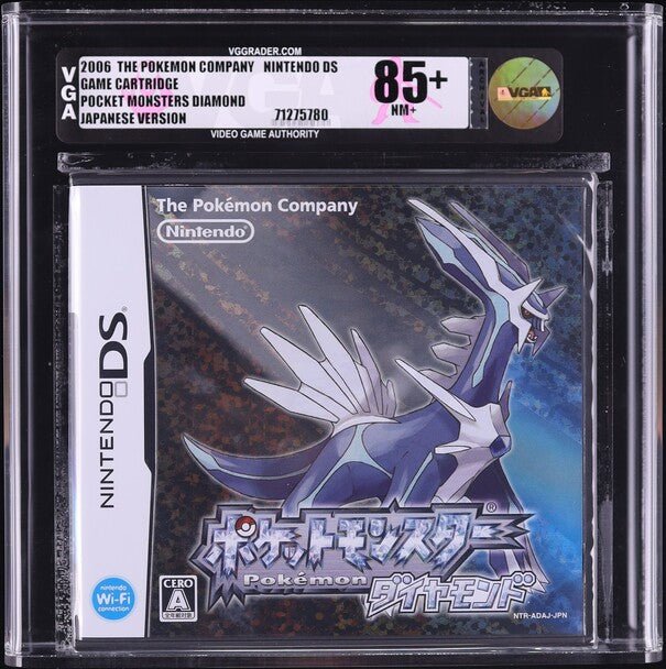 71275780_front_a41c7bba-3ac0-4355-8b3a-122f6c793c0d.jpg 2006 POKEMON JAPANESE DIAMOND VERSION NINTENDO DS VGA 85+ SEALED - Image 1